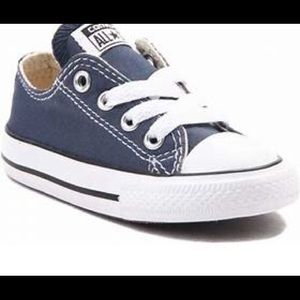 Converse Classic LowTop Chucks Navy Blue Toddlers Size 4